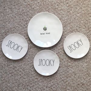{Rae Dunn} Spooky Halloween Melamine Plate Set